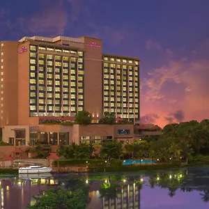 Crowne Plaza By Ihg Hotel